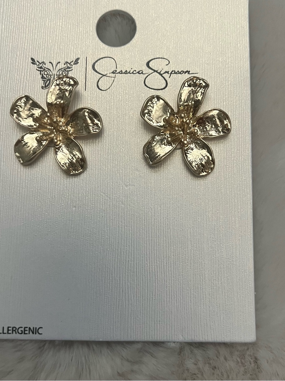 Jessica Simpson Shiny Gold Floral Petal Studs - Picture 6 of 6